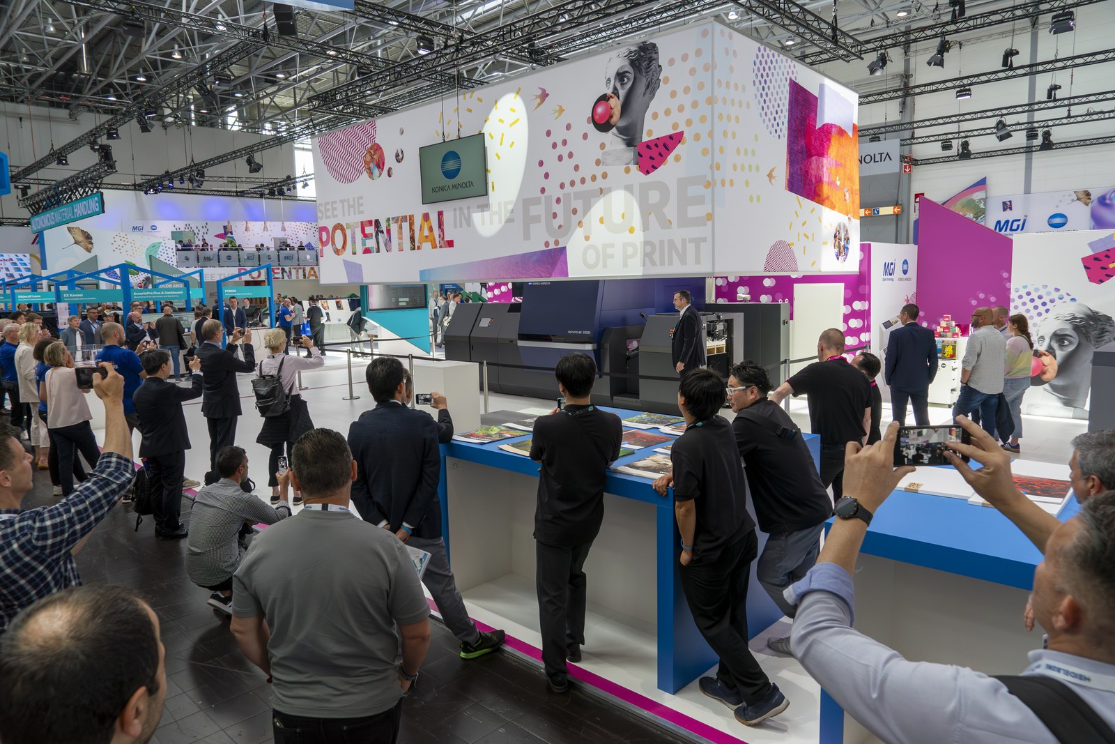 Показ AccurioJet 60000 на drupa 2024. Показ AccurioJet 60000 на drupa 2024.